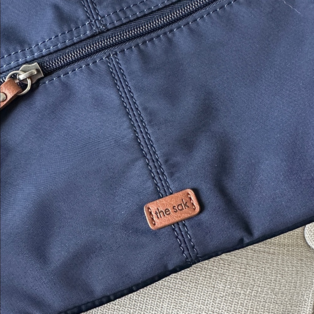 The Sak Esperato Hobo in Repreve EcoTwill Navy - Picture 4 of 13